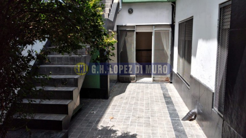 PH PB AL FONDO C/ENT. INDEP. IDEAL PARA 2 FLIAS CON PATIO Y ACCESO A TERRAZA C/PARRILLA REF: 518