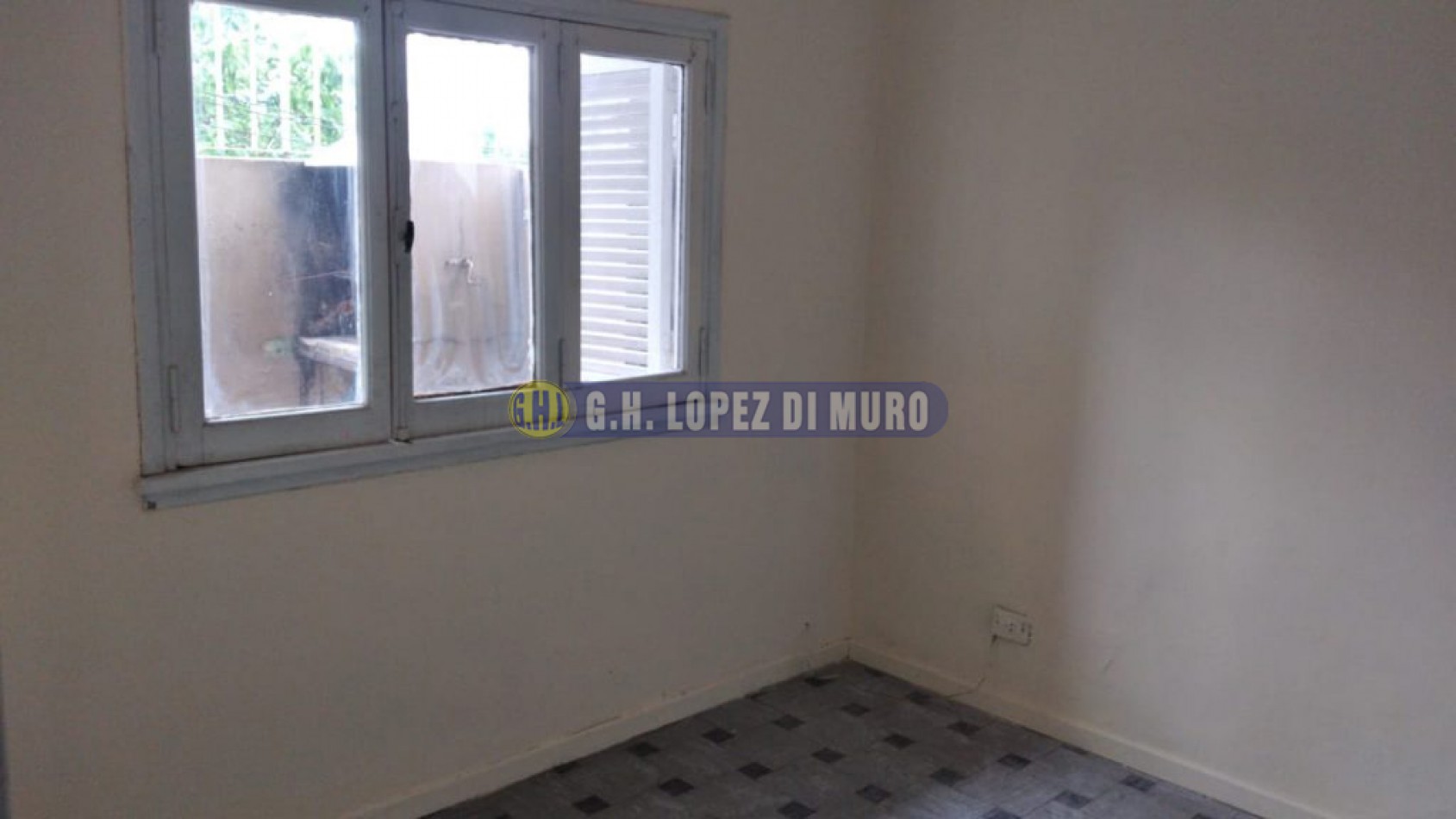 INMUEBLE COMPUESTO DE LOC DEPTO 3AMB CON BALCON Y PATIO + 2 DEPTOS 2 AMB (VENTA ENAL CON ENTREPISO + BLOCK). REF: 559