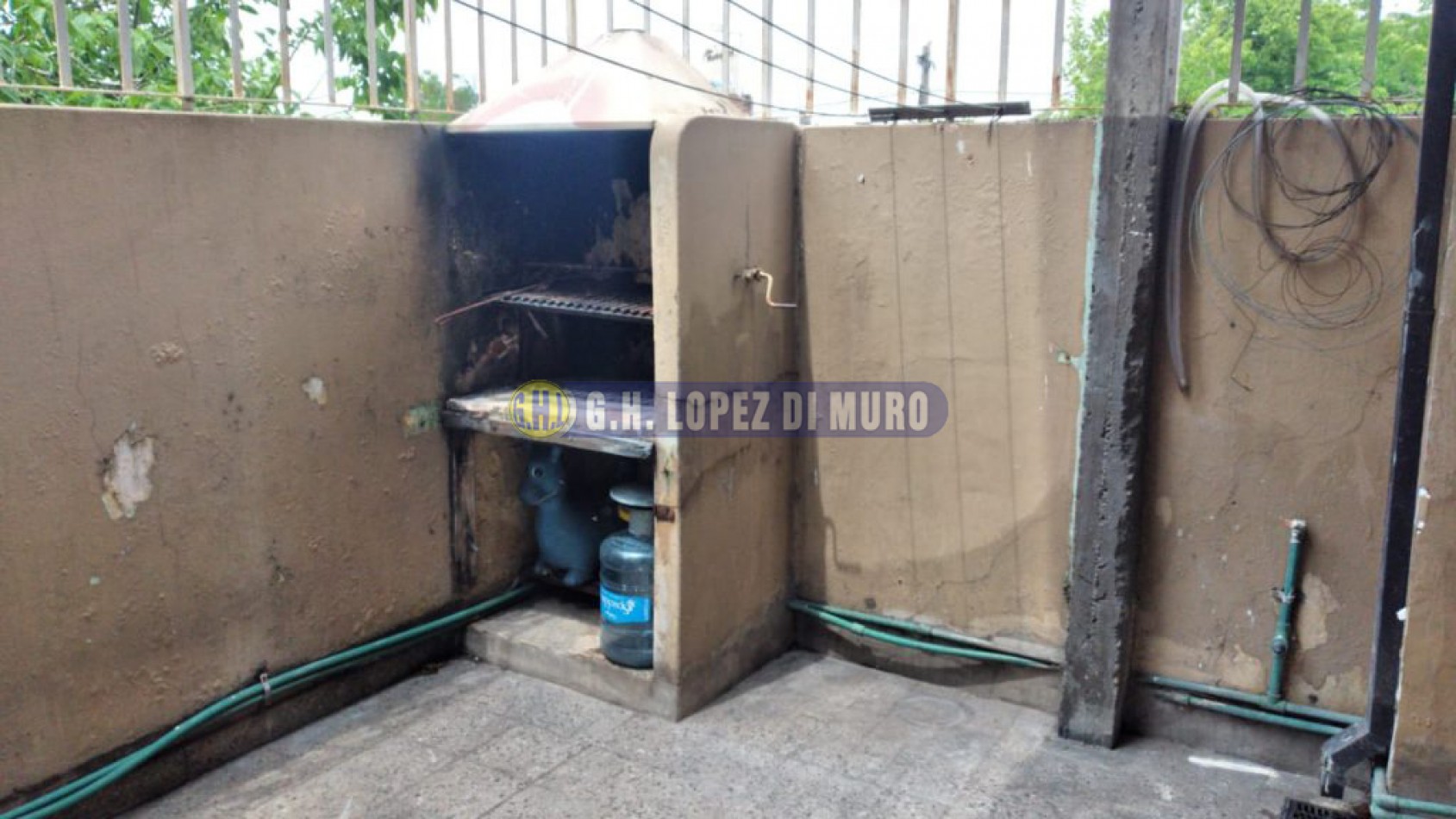 INMUEBLE COMPUESTO DE LOC DEPTO 3AMB CON BALCON Y PATIO + 2 DEPTOS 2 AMB (VENTA ENAL CON ENTREPISO + BLOCK). REF: 559