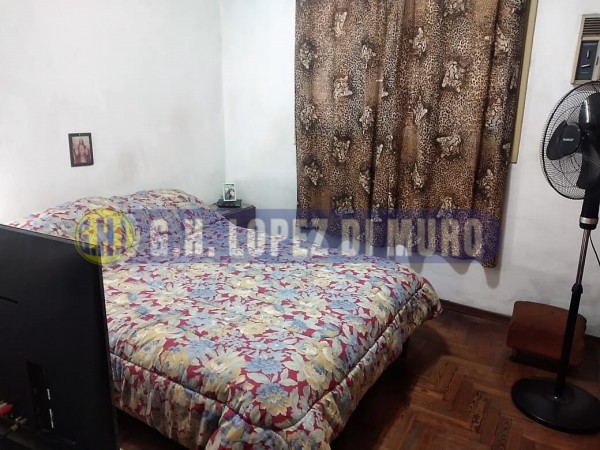 PH 3 AMB CON PATIO C/PARRILLA, COCINA, LIVING, COMEDOR, Y BALCON. SIN EXPENSAS.REF: 693.