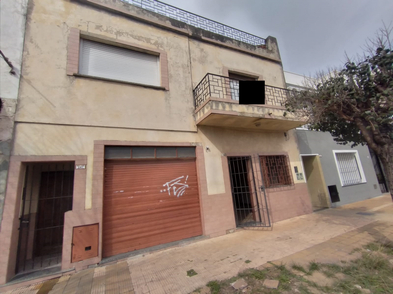 CASA IDEAL PARA VARIAS FAMILIAS (VENTA EN BLOCK) (S/LOTE 8,66X22,25/20,06)