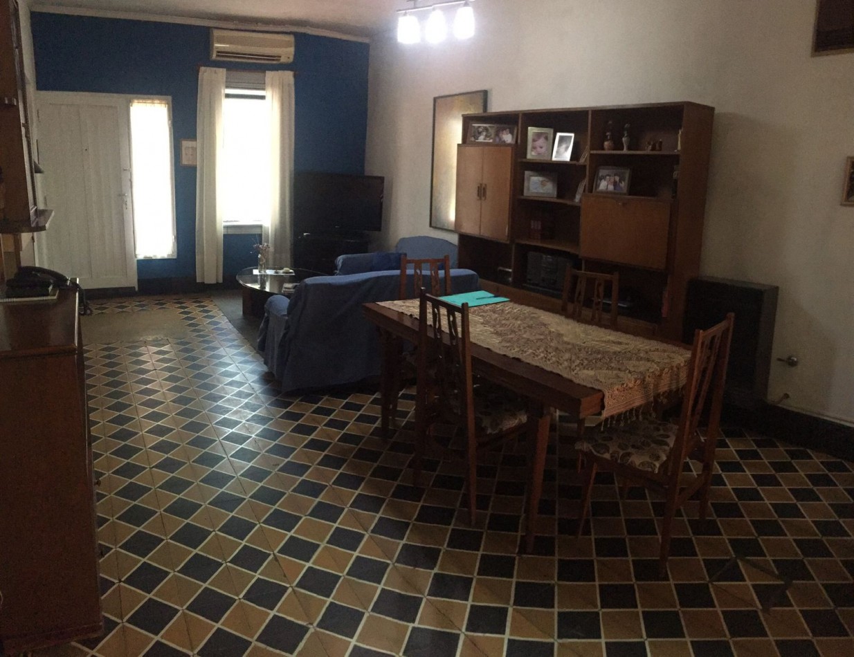 CASA 4 AMB CON LOCAL, PATIO CON GALERIA Y FONDO PARQUIZADO REF. 773
