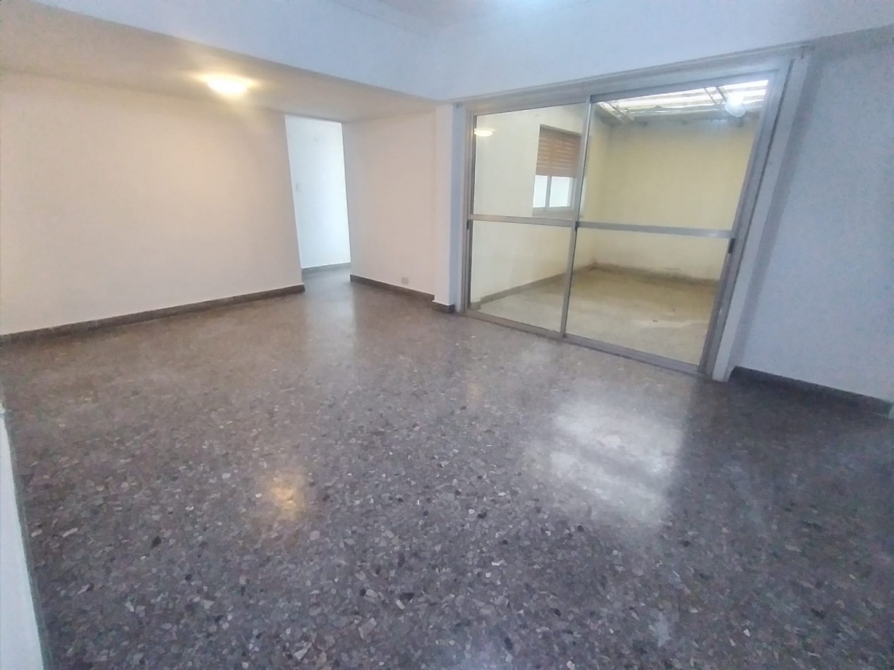 DEPARTAMENTO 3 AMBIENTES AL FRENTE CON PATIO Y BALCON