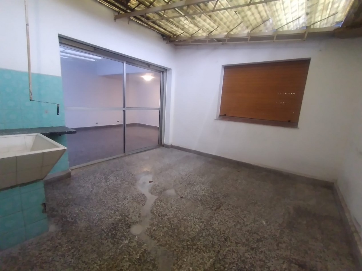 DEPARTAMENTO 3 AMBIENTES AL FRENTE CON PATIO Y BALCON