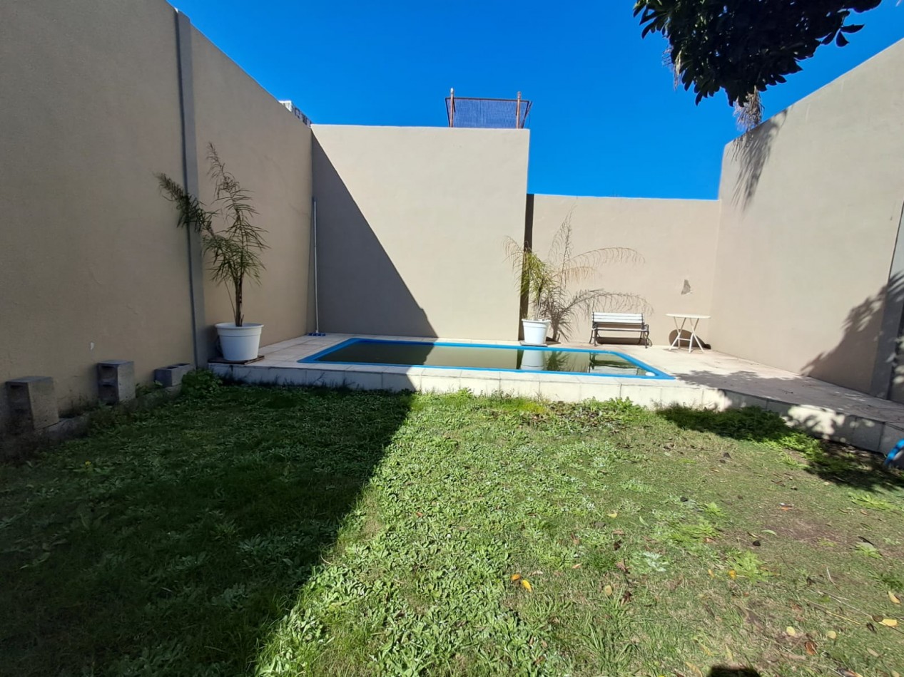 CASA 4 AMB  PARQUE C/PILETA , QUINCHO , TZA,  GGE PASANTE CUB/SEMICUB Y GALPON REF.803