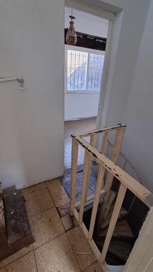 PH 4 AMB AL FRENTE - ENTRADA INDEPENDIENTE, PATIO Y ACCESO A TERRAZA CON PARRILLA "SIN EXPENSAS"