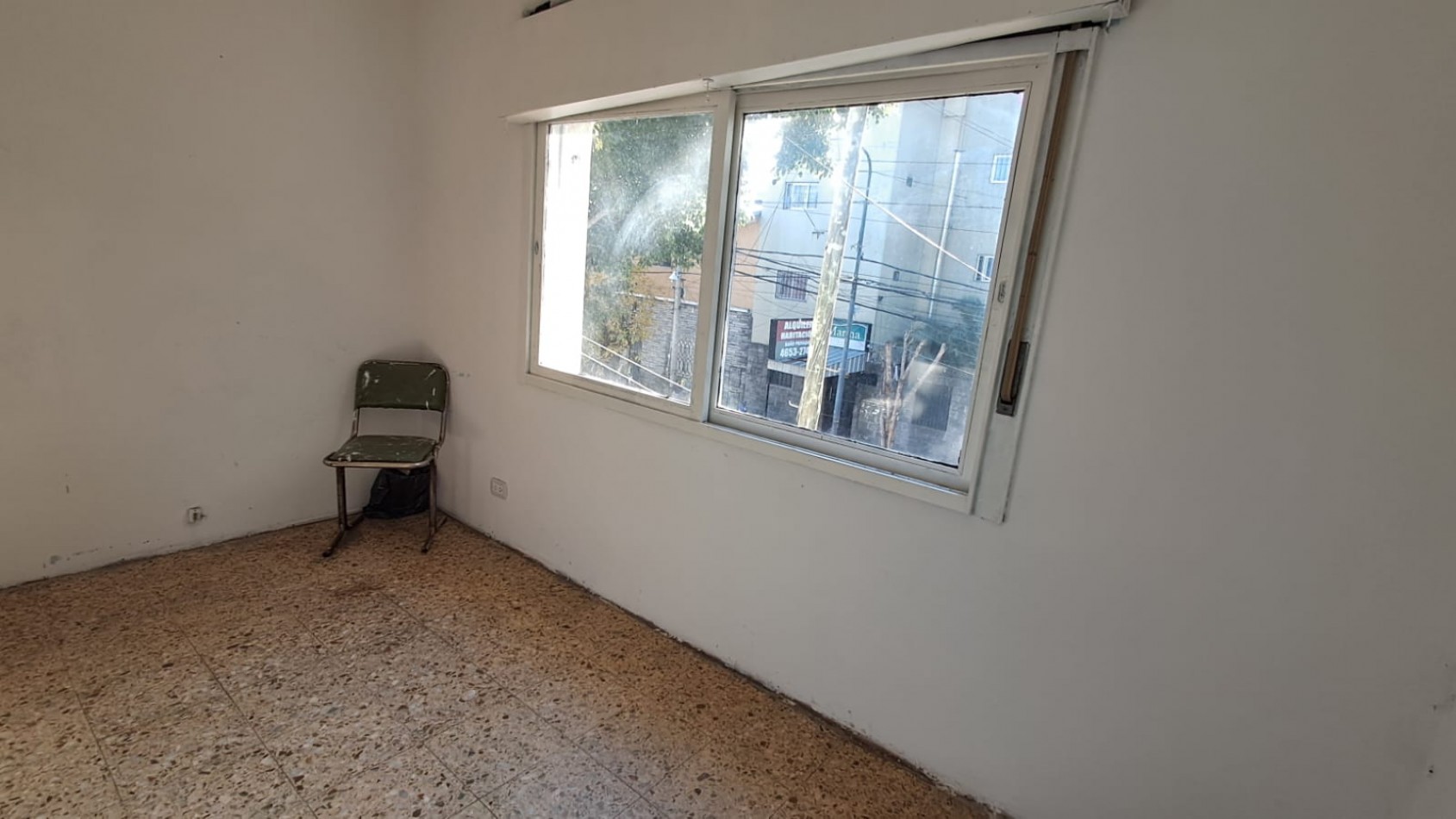 PH 4 AMB AL FRENTE - ENTRADA INDEPENDIENTE, PATIO Y ACCESO A TERRAZA CON PARRILLA "SIN EXPENSAS"