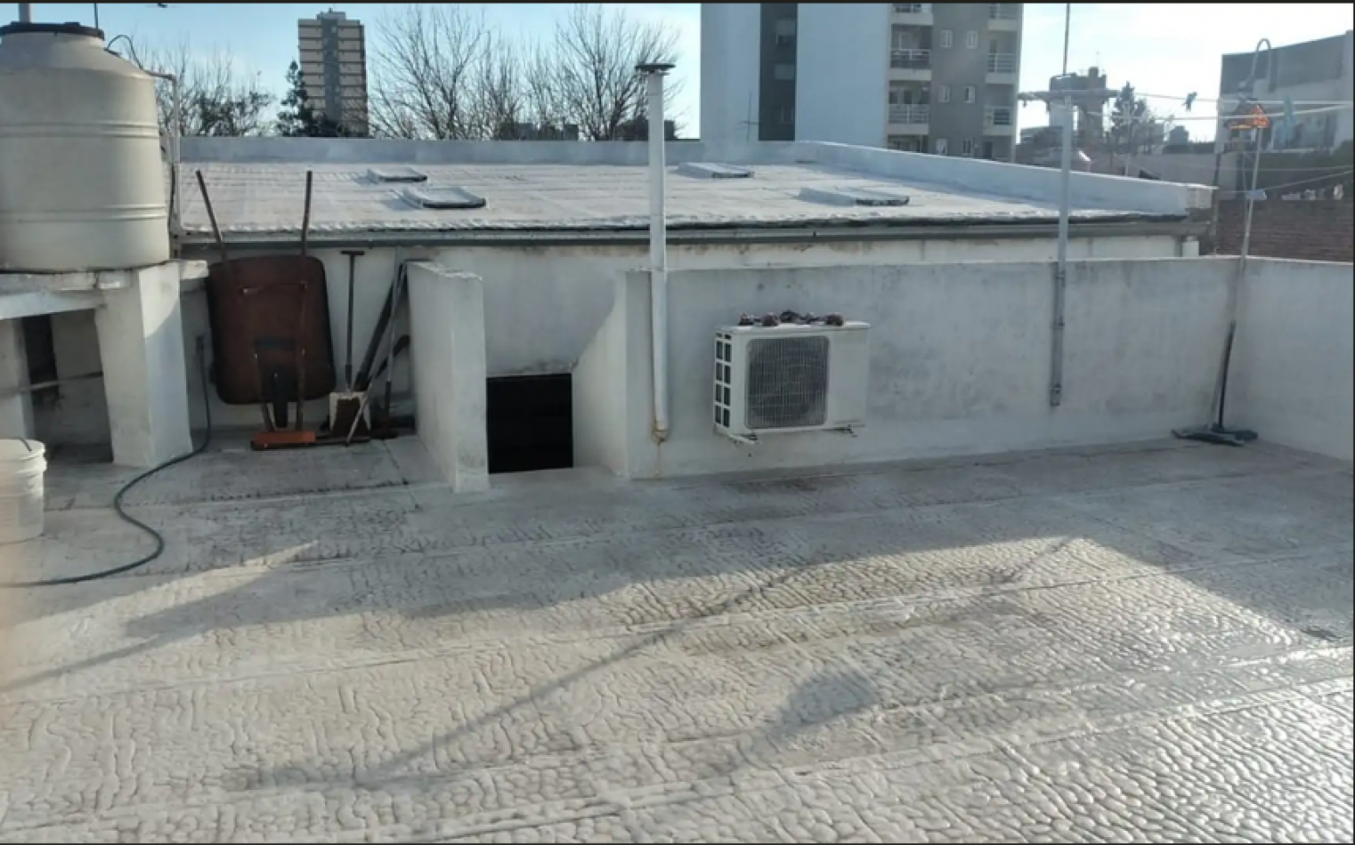 PH PB 3 AMB AL FONDO CON PATIO, TERRAZA X T/SUP Y GALPON CON COCINA, BAÑO Y ENTREPISO REF: 136