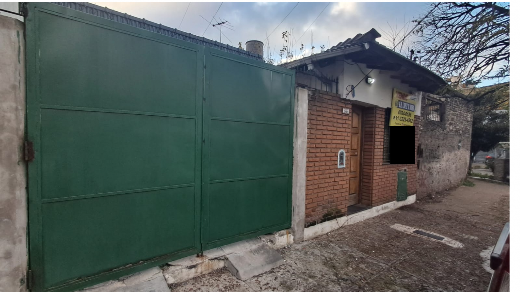 CASA 3 AMB C/ 2 PATIOS Y TERRAZA X TODA LA SUPERFICIE C/ CUARTO GUARDA UTILES. REF 374