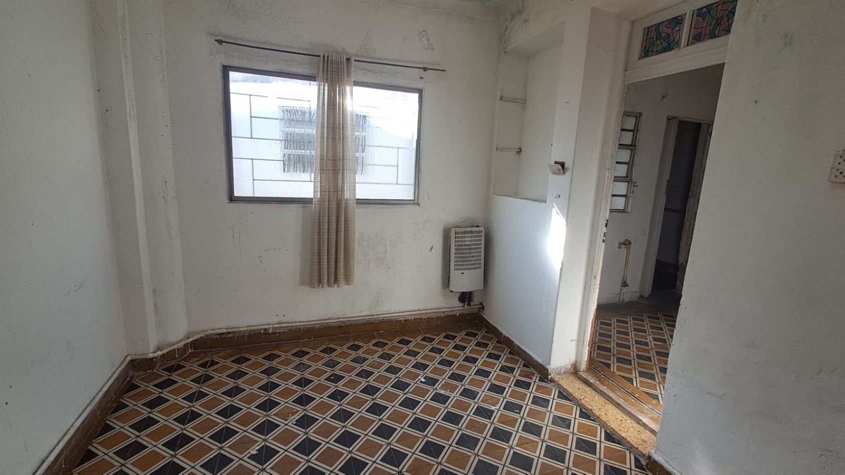 CASA 6 AMB CON PATIO, QUINCHO Y TERRAZA SOBRE LOTE 8.66X21.63