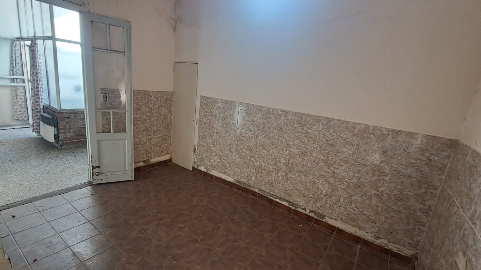CASA 6 AMB CON PATIO, QUINCHO Y TERRAZA SOBRE LOTE 8.66X21.63