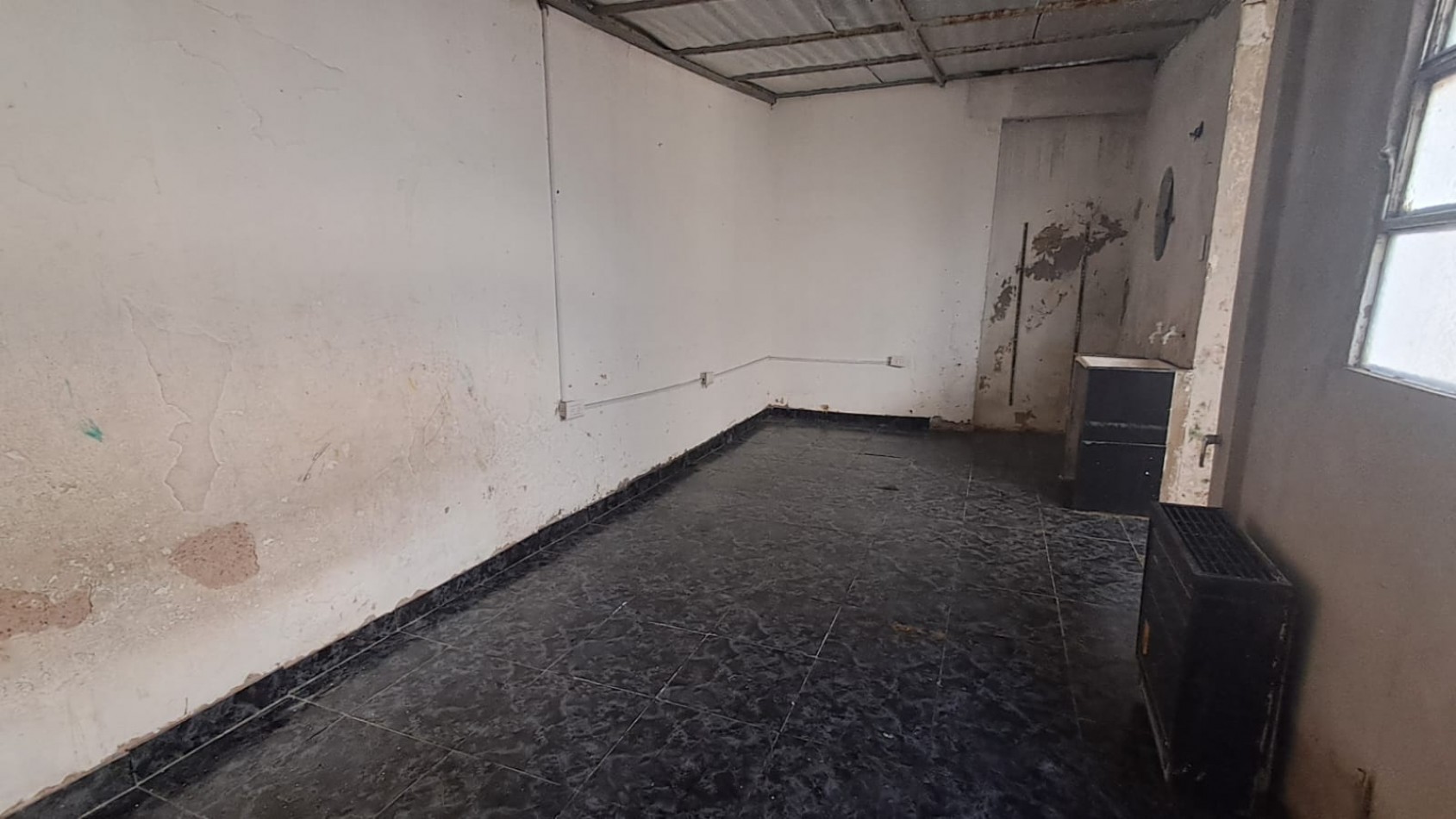 CASA 6 AMB CON PATIO, QUINCHO Y TERRAZA SOBRE LOTE 8.66X21.63