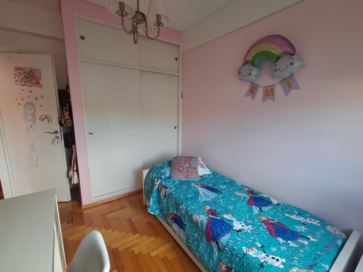 DEPTO 4 AMB EN PISO EXCLUSIVO AL FRENTE, CON BALCON Y COCHERA CUBIERTA. REF N° 833