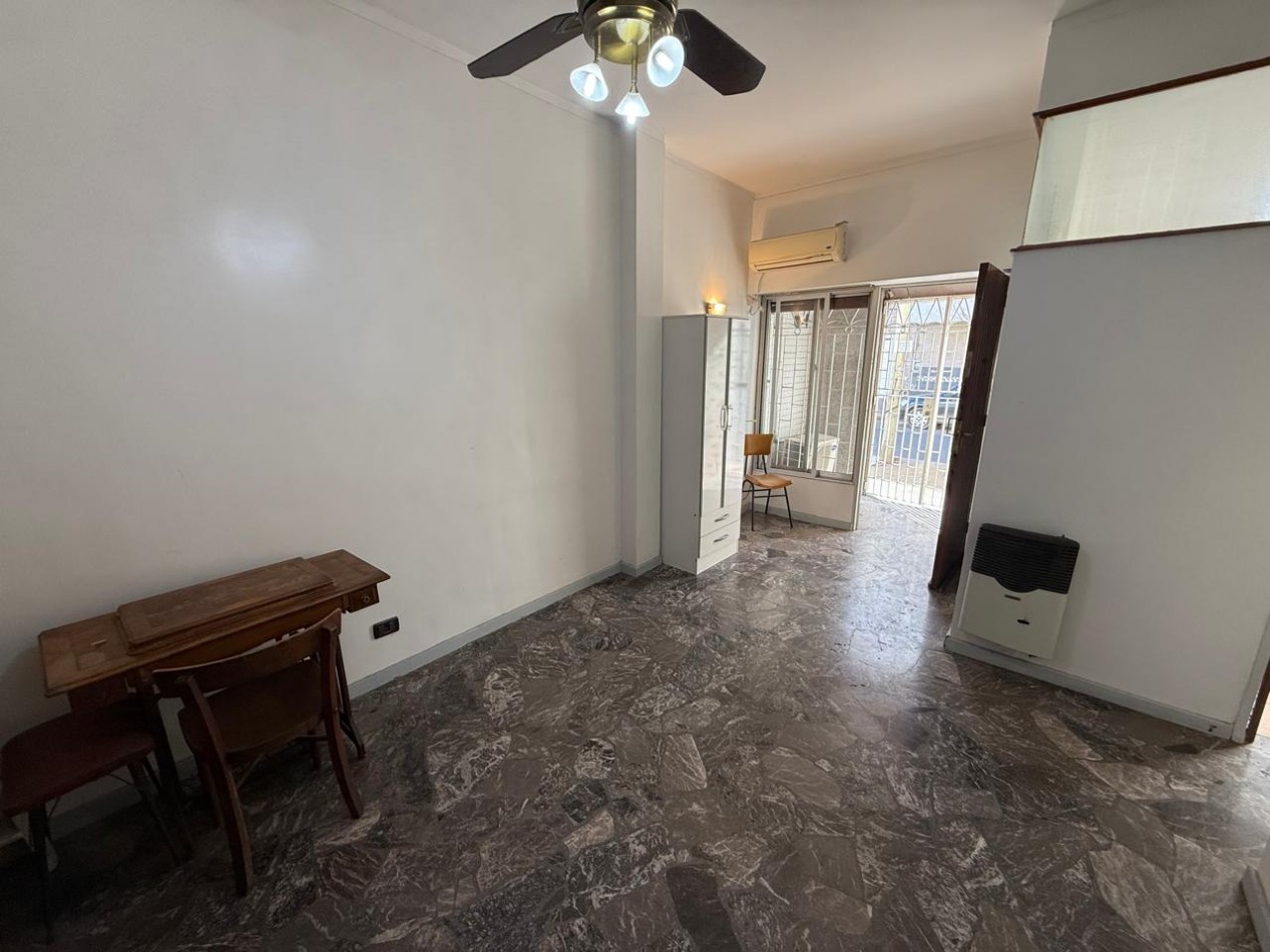 DEPARTAMENTO 2 AMB PLANTA BAJA AL FRENTE CON ENTRADA INDEPENDIENTE REF. 857