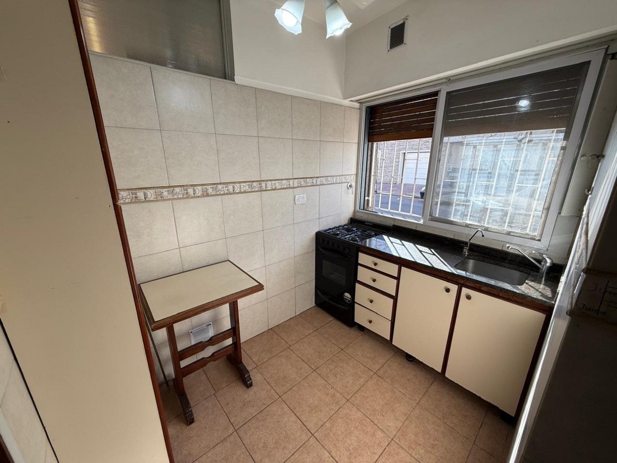 DEPARTAMENTO 2 AMB PLANTA BAJA AL FRENTE CON ENTRADA INDEPENDIENTE REF. 857