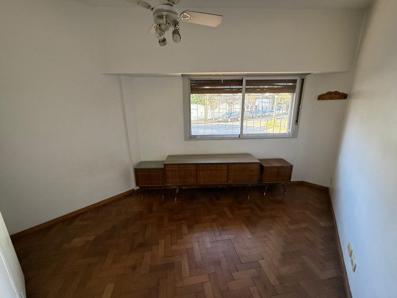 DEPARTAMENTO 2 AMB PLANTA BAJA AL FRENTE CON ENTRADA INDEPENDIENTE REF. 857