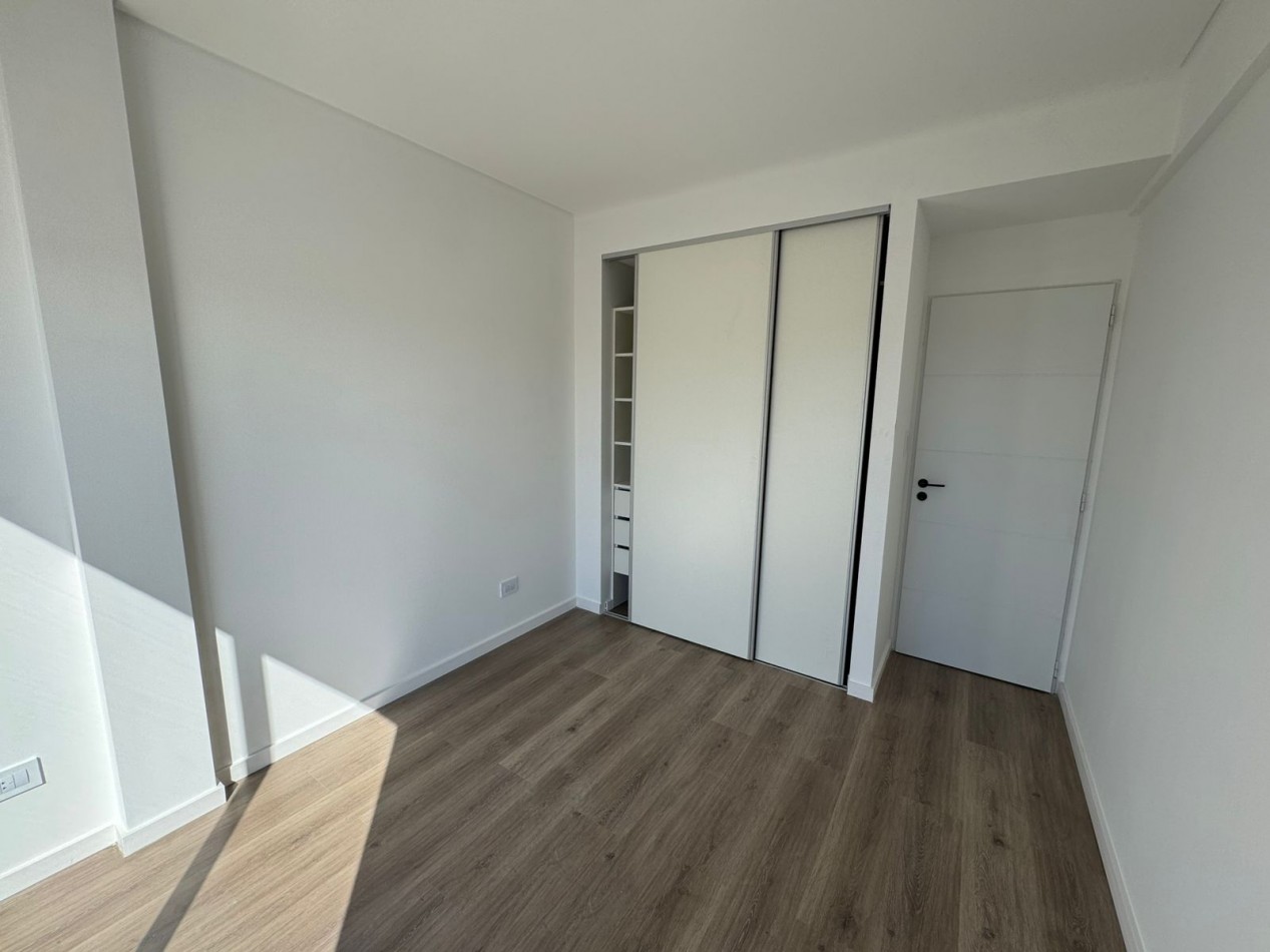 DEPARTAMENTOS A ESTRENAR 3amb AL FRENTE CON TERRAZA, BALCON Y COCHERA, MODELO 4.REF.863/4