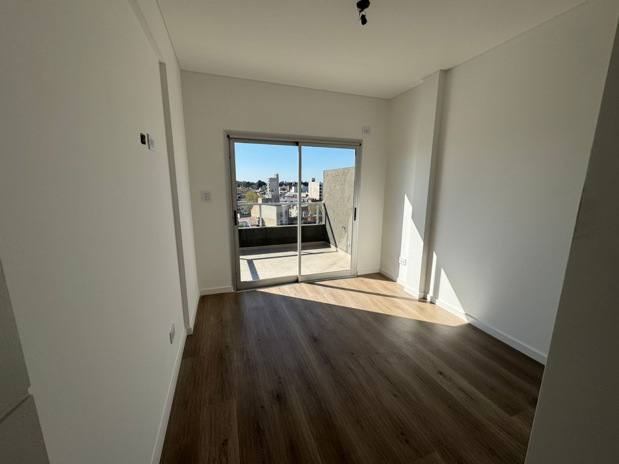 DEPARTAMENTOS A ESTRENAR 3amb AL FRENTE CON TERRAZA, BALCON Y COCHERA, MODELO 4.REF.863/4