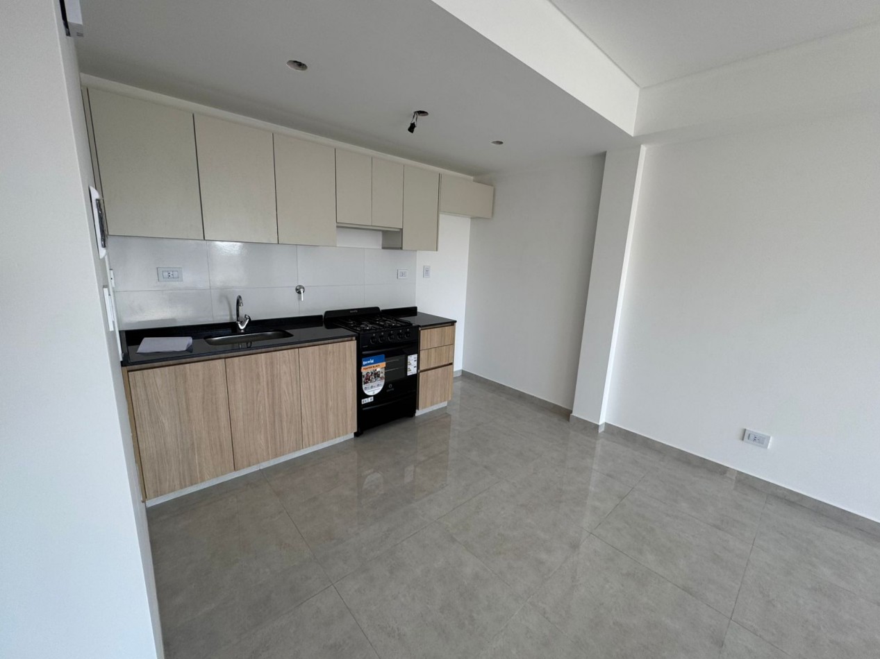 DEPARTAMENTOS A ESTRENAR 3amb AL FRENTE CON TERRAZA, BALCON Y COCHERA, MODELO 4.REF.863/4