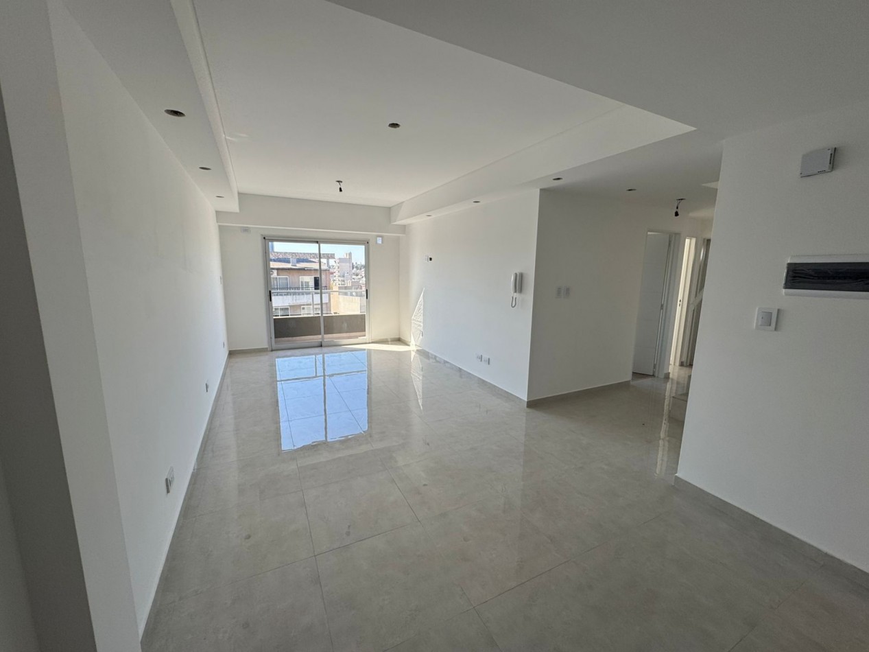 DEPARTAMENTOS A ESTRENAR 3amb AL FRENTE CON TERRAZA, BALCON Y COCHERA, MODELO 4.REF.863/4