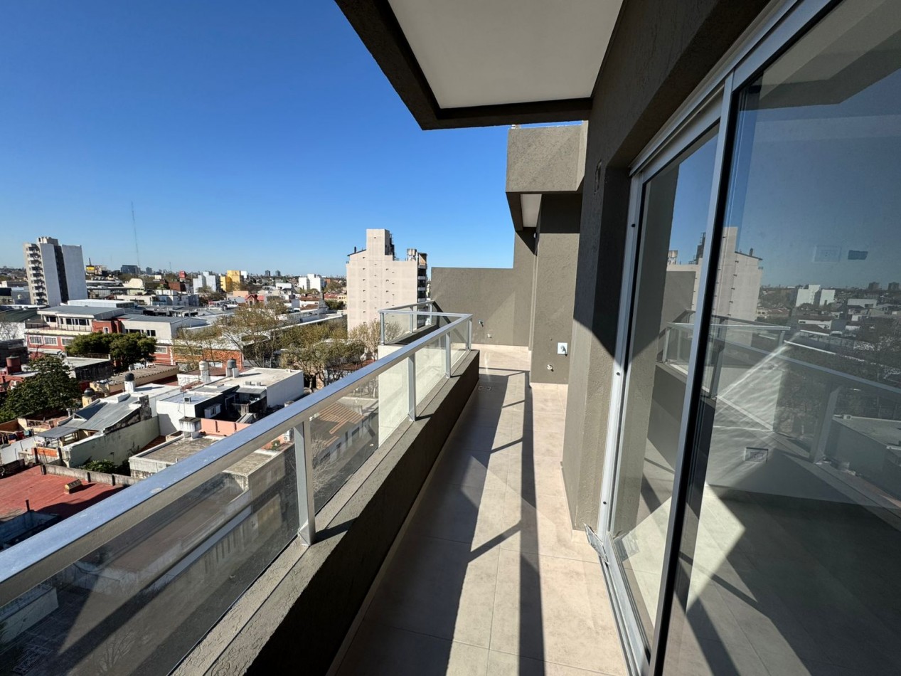 DEPARTAMENTOS A ESTRENAR 3amb AL FRENTE CON TERRAZA, BALCON Y COCHERA, MODELO 4.REF.863/4