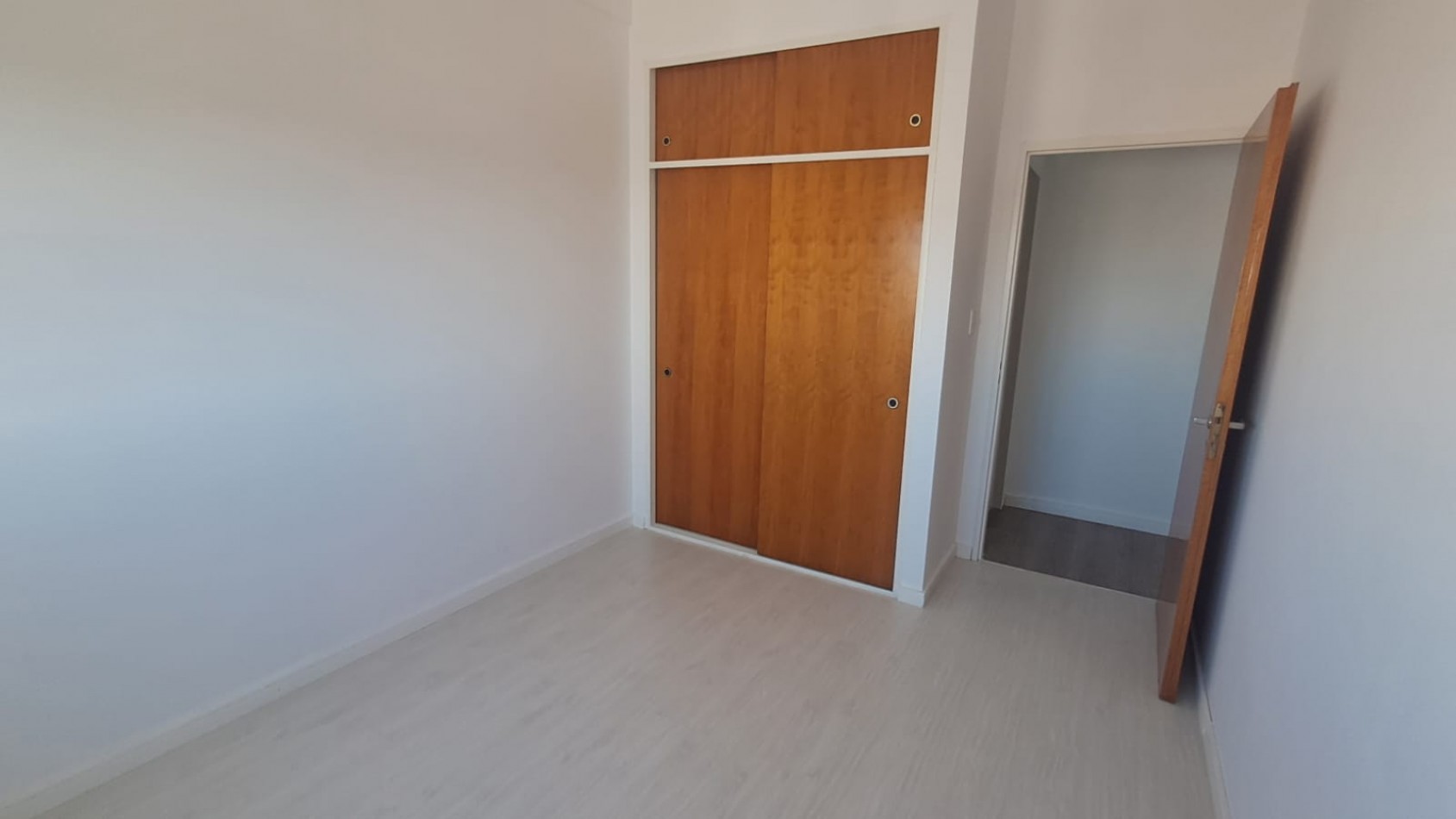 DEPARTAMENTO 3 AMB CONTRAFRENTE CON BALCON (APTO PROFESIONAL).REF.865 