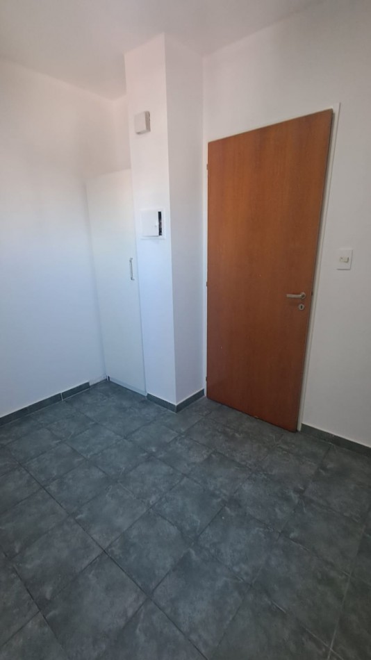 DEPARTAMENTO 3 AMB CONTRAFRENTE CON BALCON (APTO PROFESIONAL).REF.865 