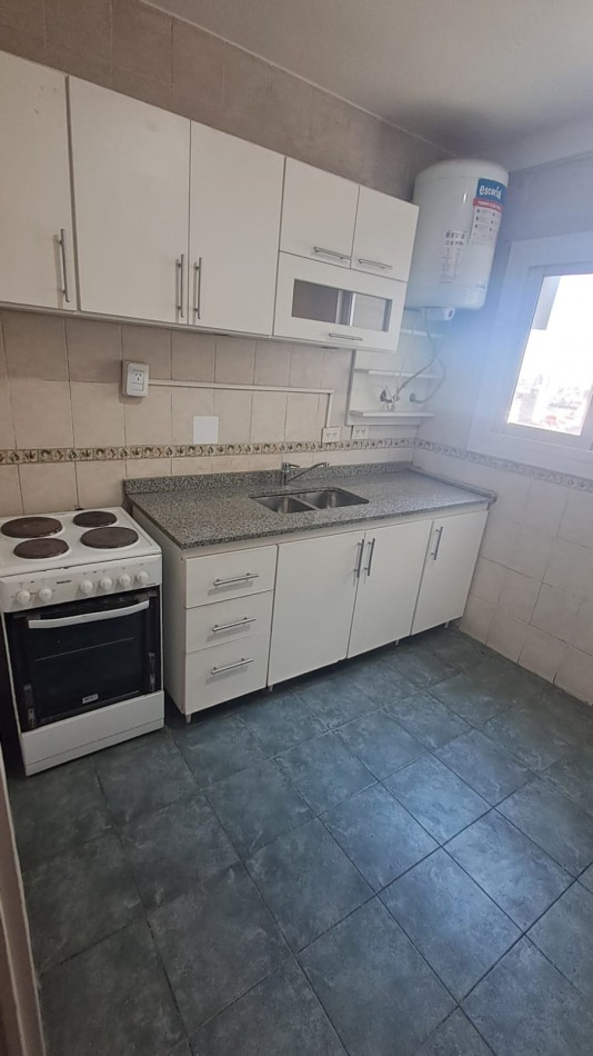 DEPARTAMENTO 3 AMB CONTRAFRENTE CON BALCON (APTO PROFESIONAL).REF.865 