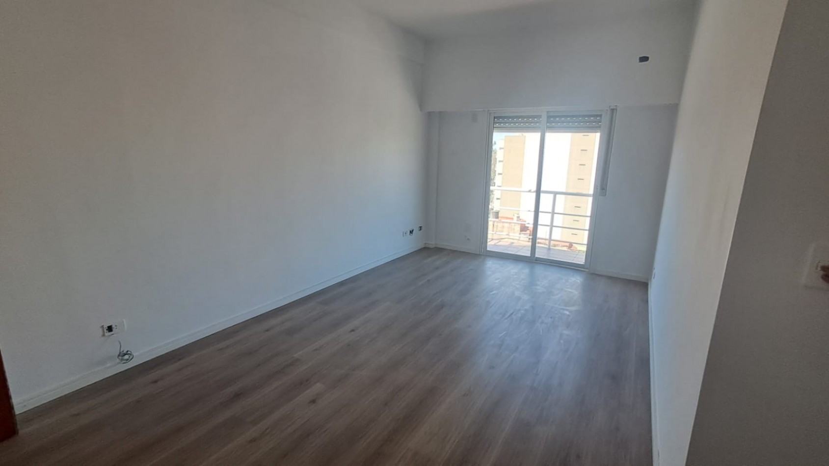 DEPARTAMENTO 3 AMB CONTRAFRENTE CON BALCON (APTO PROFESIONAL).REF.865 