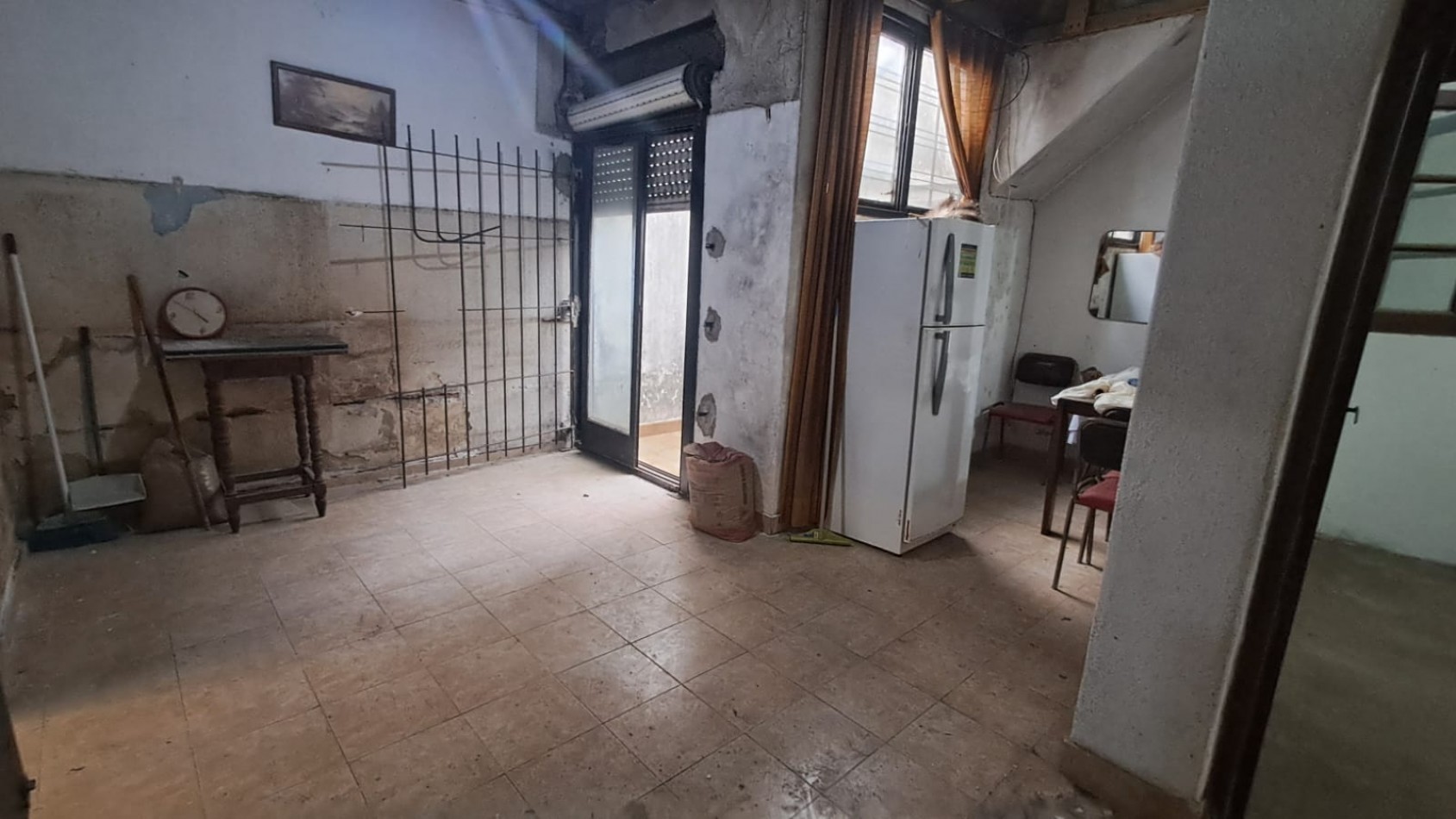 CASA 3 AMBIENTES CON PATIO Y TERRAZA POR TODA LA SUPERFICIE.REF.870