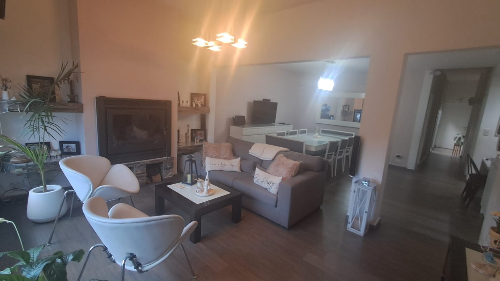 CASA 4 AMB CON GARAGE CUBIERTO, QUINCHO CON PARRILLA Y PATIO REF. 883