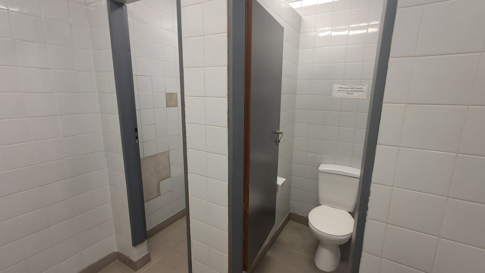 LOCAL EN 2 PLANTAS EN ZONA COMERCIAL