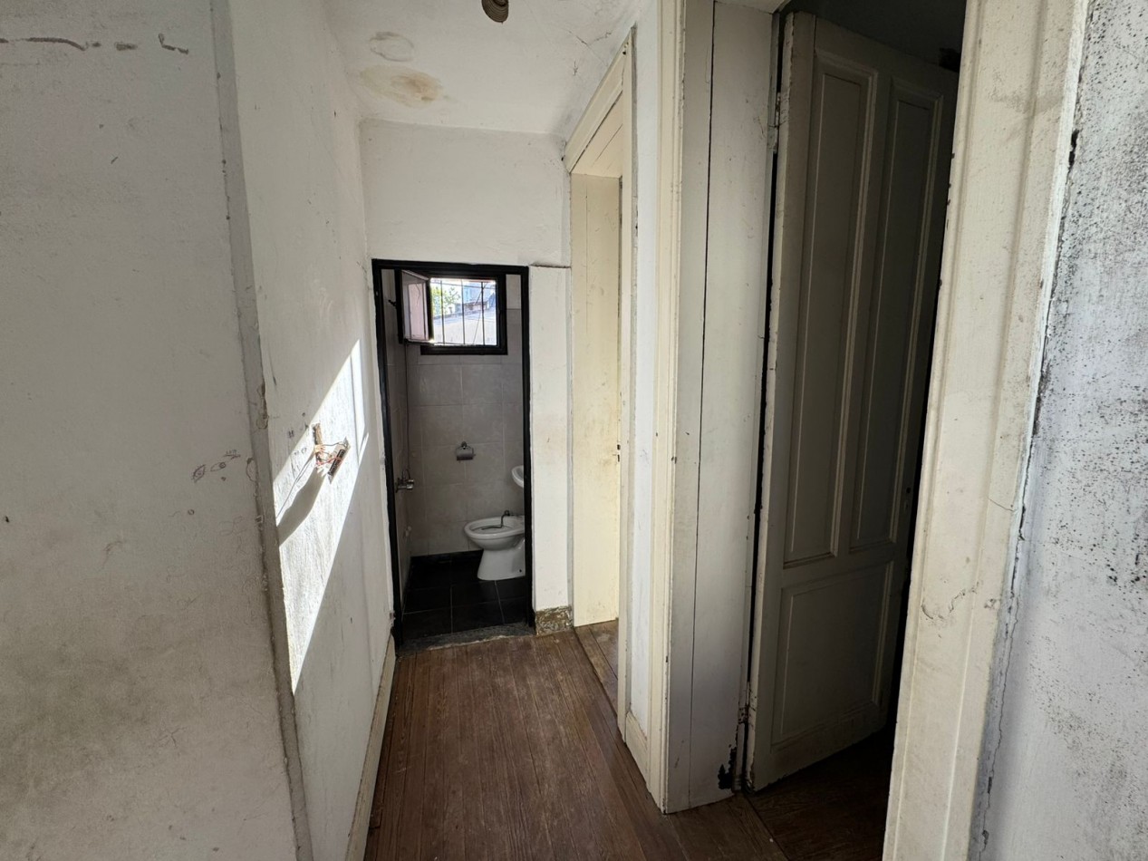 CASA 5 AMBIENTES CON PATIO A REFACCIONAR. REF. 892