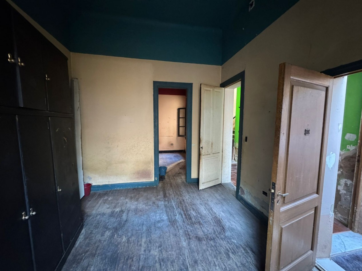 CASA 5 AMBIENTES CON PATIO A REFACCIONAR. REF. 892