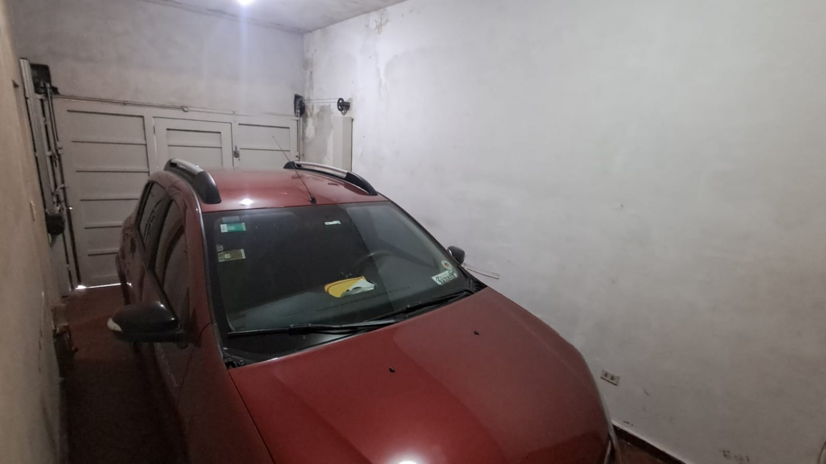 CASA IDEAL PARA 2 FAMILIAS (AL FRENTE 2 AMB CON COCHERA PARQUE Y AL FONDO 5 AMB CON GALERIA) REF. 895