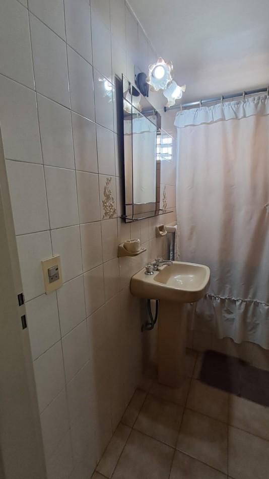 CASA 6 AMB CON COCHERA CUBIERTA (2 AUTOS), FONDO LIBRE Y TERRAZA REF. 896