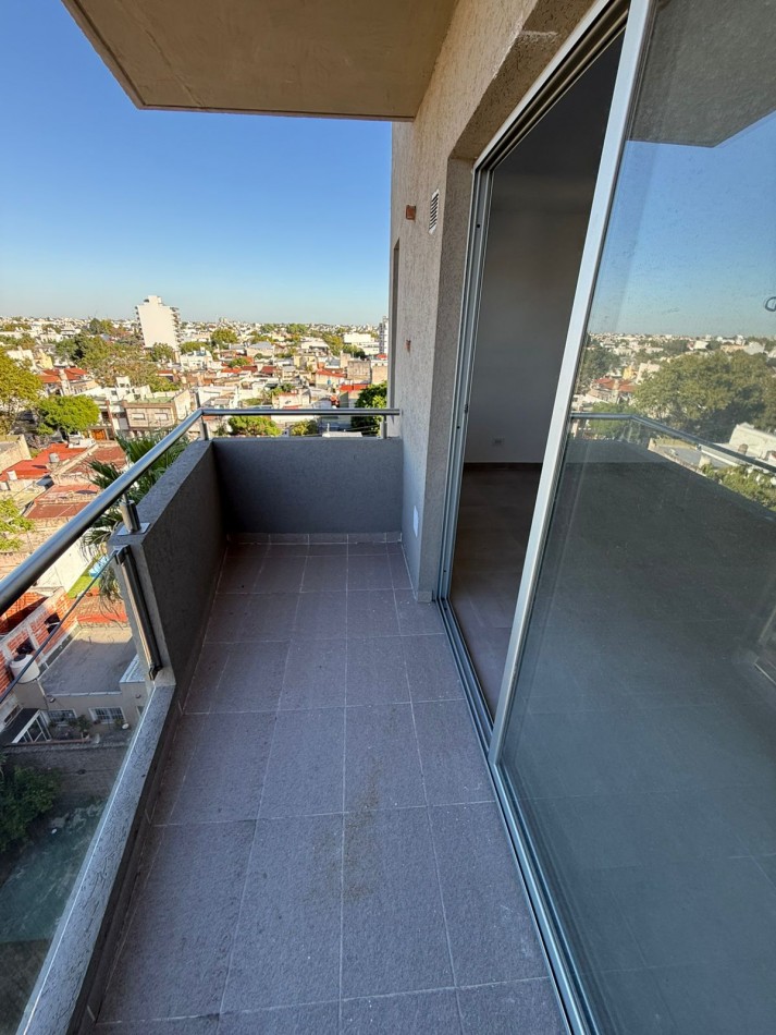DEPTO 2 AMB CON BALCON CONTRAFRENTE (SIN EXPENSAS) REF. 898/1