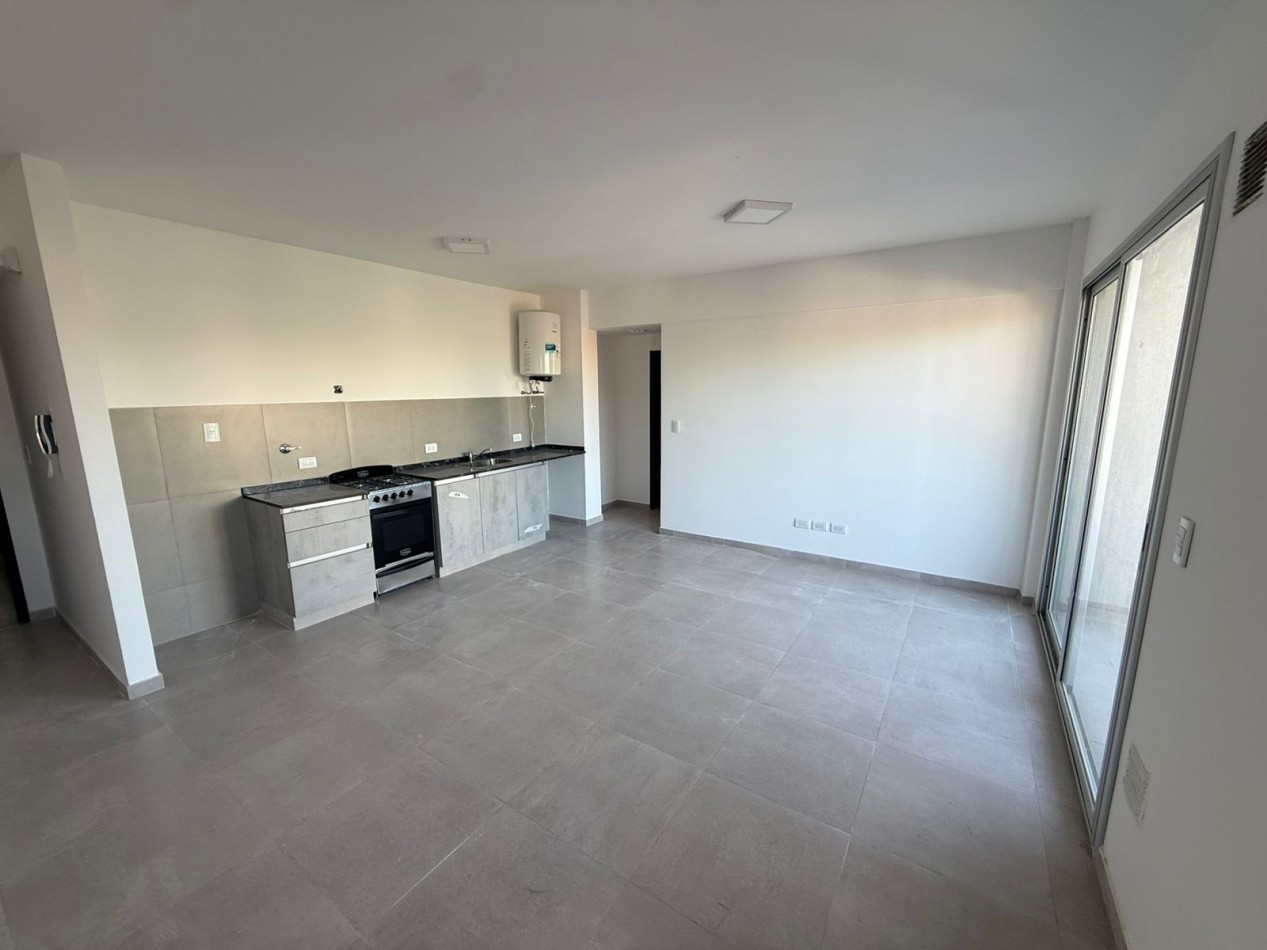 DEPTO 2 AMB CON BALCON CONTRAFRENTE (SIN EXPENSAS) REF. 898/3