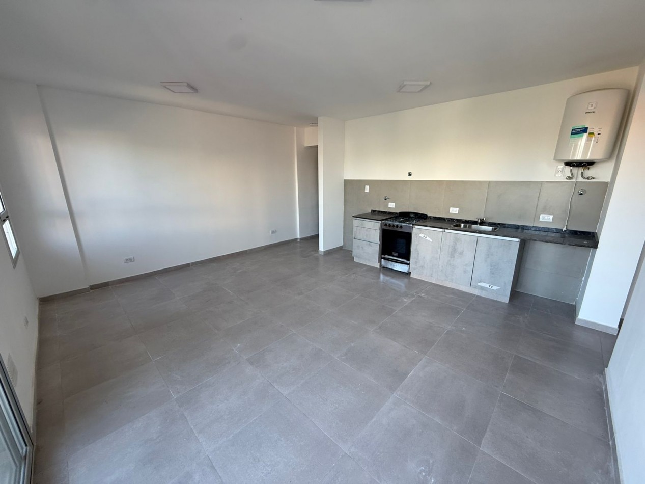 DEPTO 2 AMB CON BALCON CONTRAFRENTE (SIN EXPENSAS) REF. 898/3