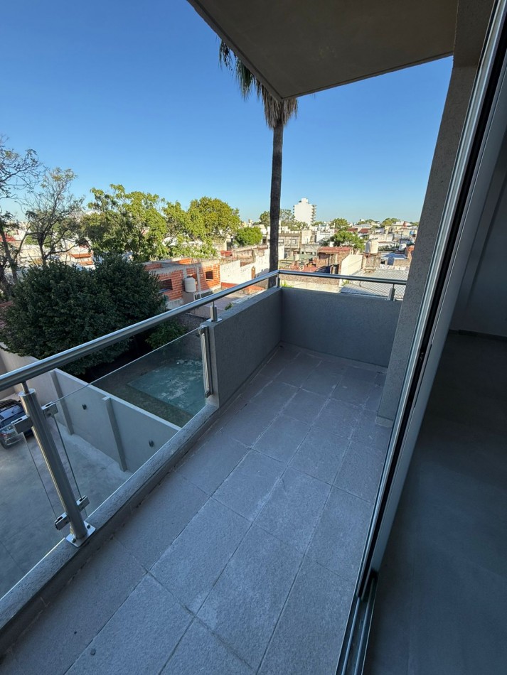 DEPTO 2 AMB CON BALCON CONTRAFRENTE (SIN EXPENSAS) REF. 898/3