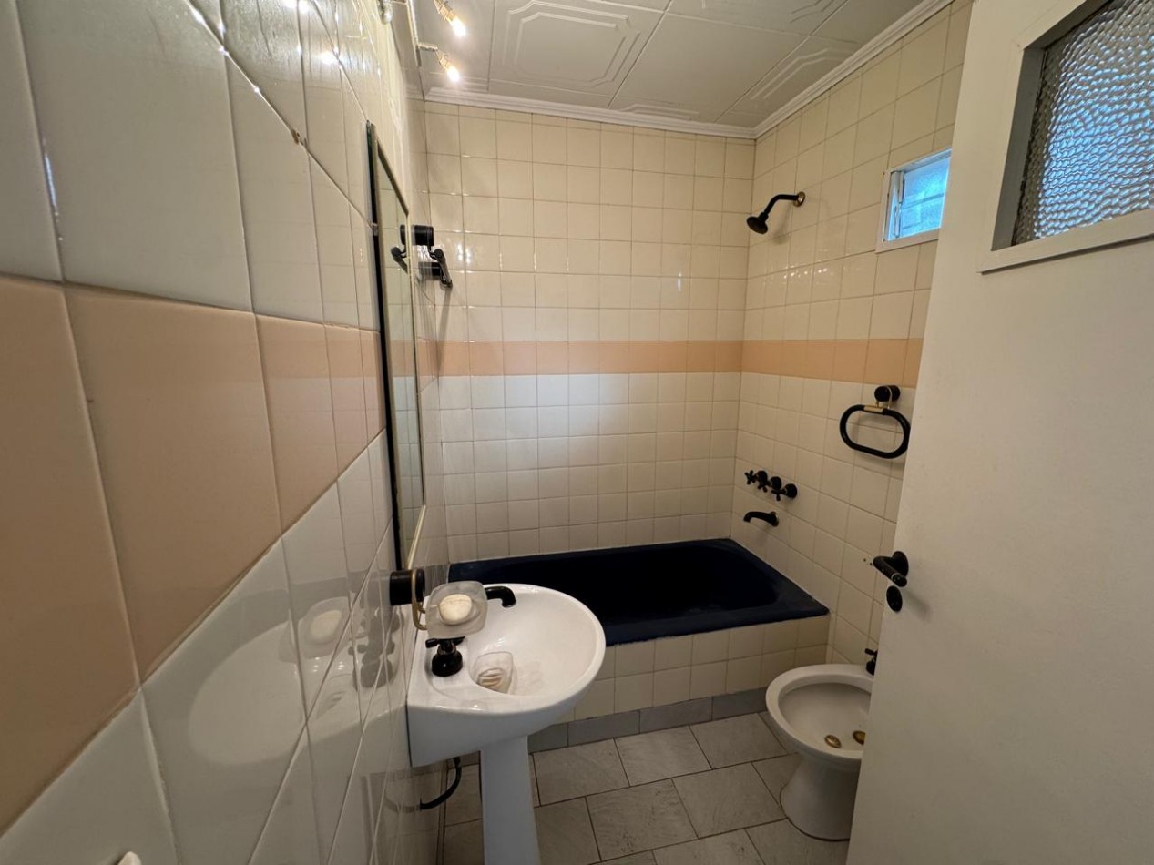 PH 2 AMB AL FONDO EN PLANTA ALTA CON TERRAZA SEMICUBIERTA.REF.907