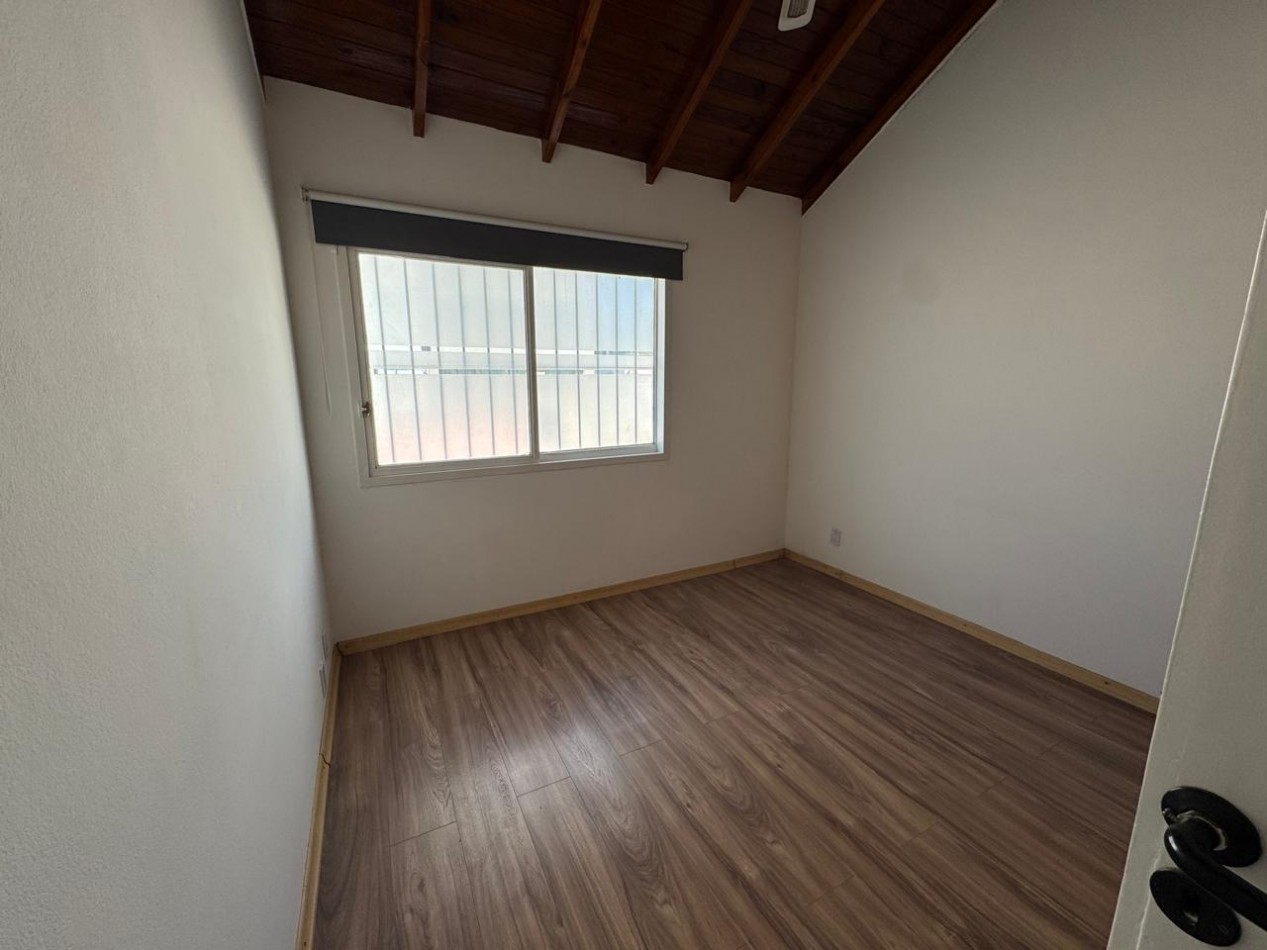 PH 2 AMB AL FONDO EN PLANTA ALTA CON TERRAZA SEMICUBIERTA.REF.907