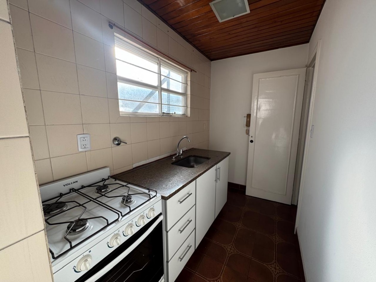 PH 2 AMB AL FONDO EN PLANTA ALTA CON TERRAZA SEMICUBIERTA.REF.907