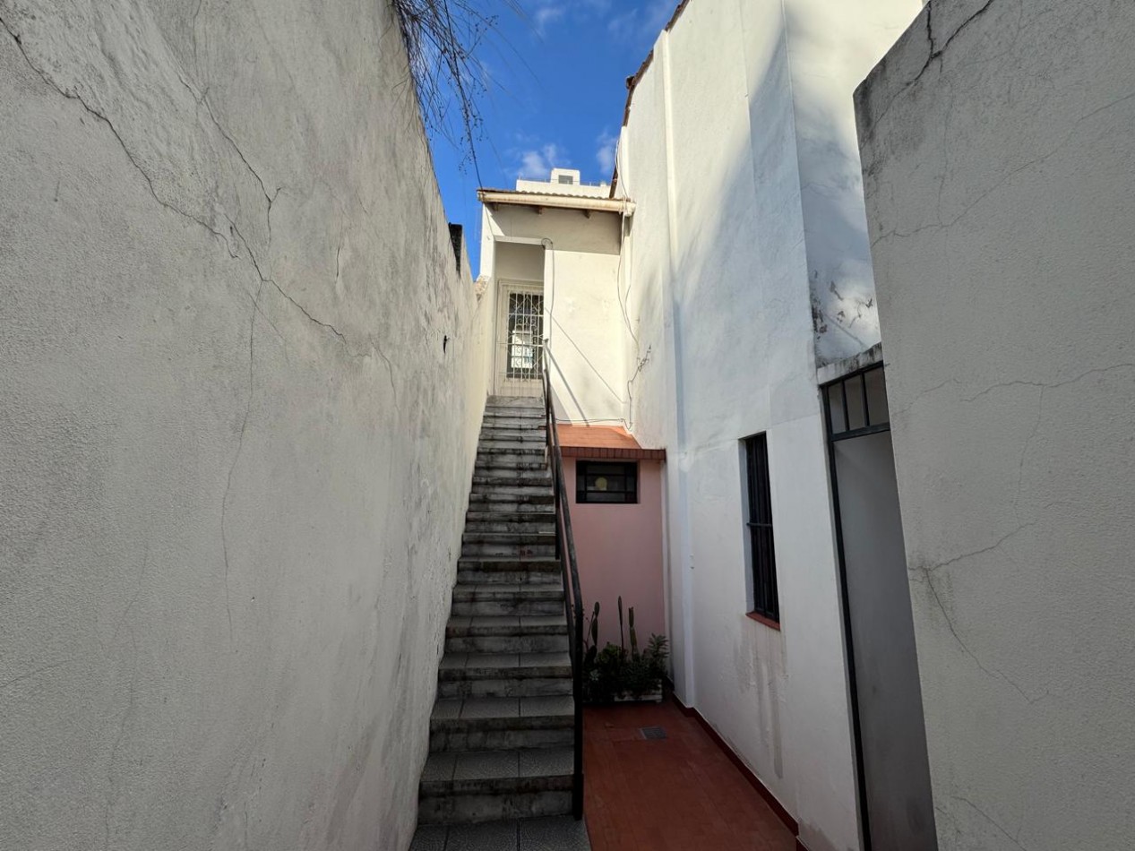 PH 2 AMB AL FONDO EN PLANTA ALTA CON TERRAZA SEMICUBIERTA.REF.907