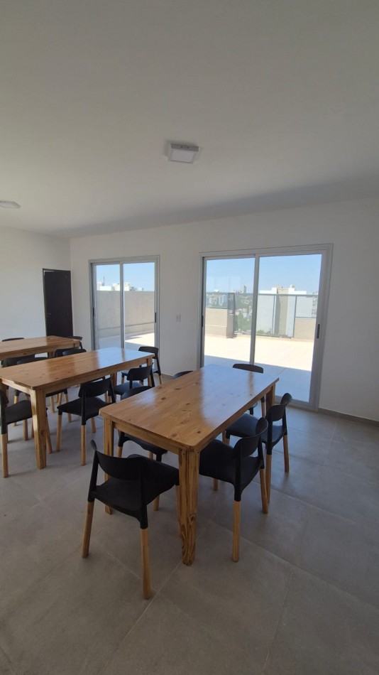 DEPTO 3 AMB CON BALCON AL FRENTE (EL EDIFICIO TIENE SUM, ASCENSORES Y COCHERA) REF.898/4