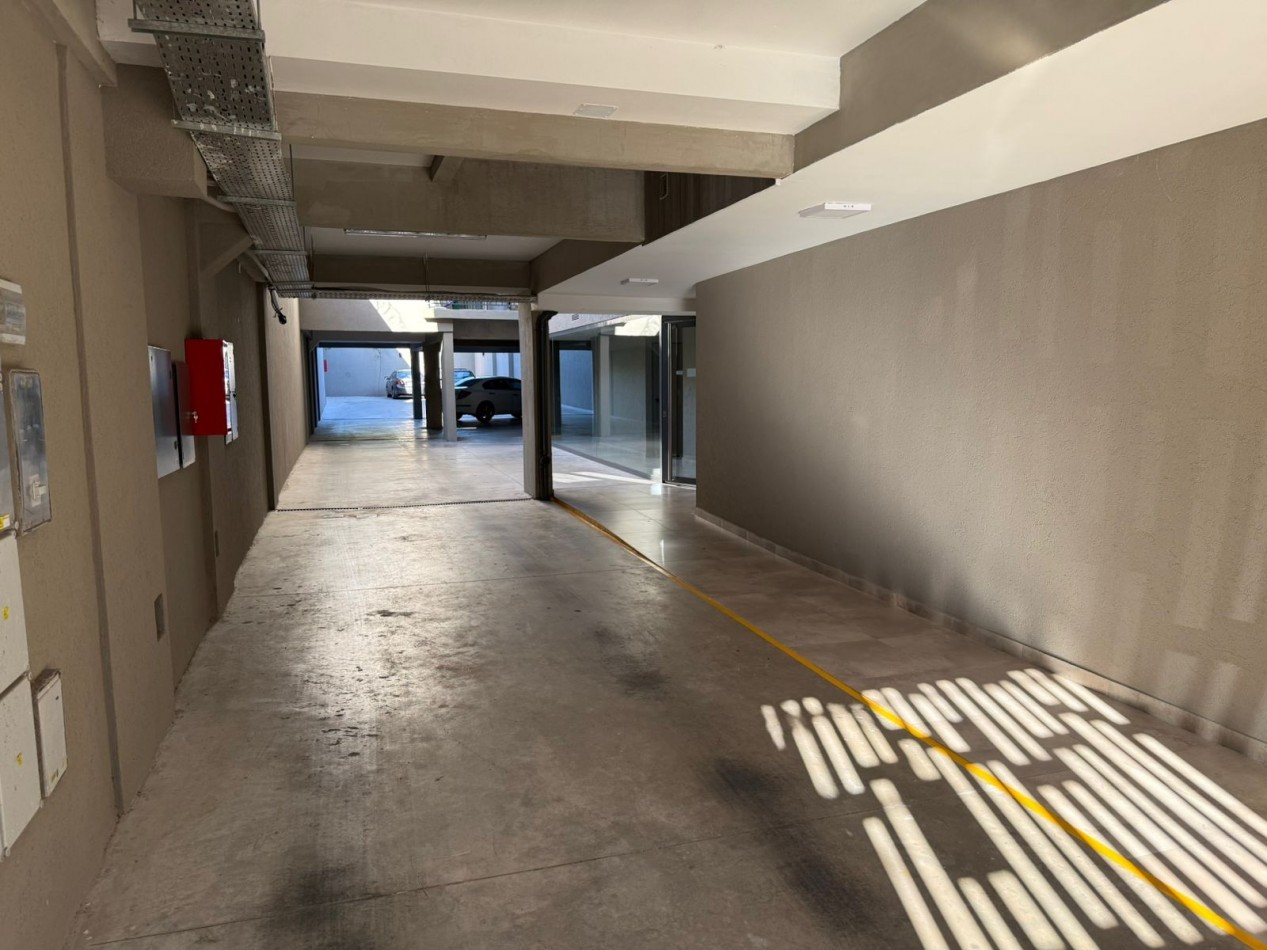 DEPTO 3 AMB CON BALCON AL FRENTE (EL EDIFICIO TIENE SUM, ASCENSORES Y COCHERA) REF.898/4