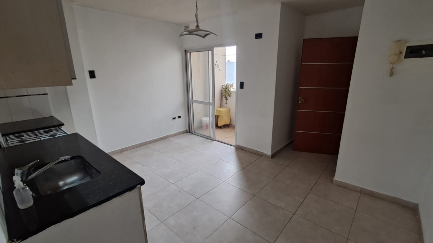  DEPARTAMENTO 2 AMB AL FRENTE CON 2 BALCONES.REF.908/2
