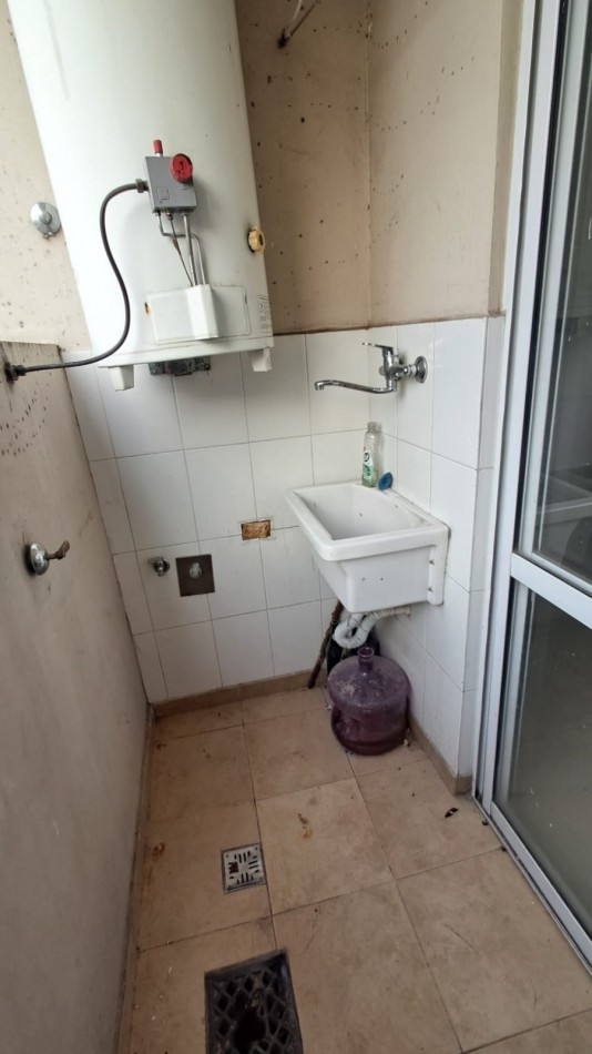  DEPARTAMENTO 2 AMB AL FRENTE CON 2 BALCONES.REF.908/2