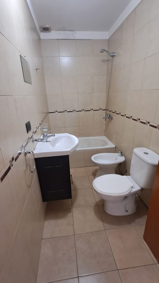  DEPARTAMENTO 2 AMB AL FRENTE CON 2 BALCONES.REF.908/2