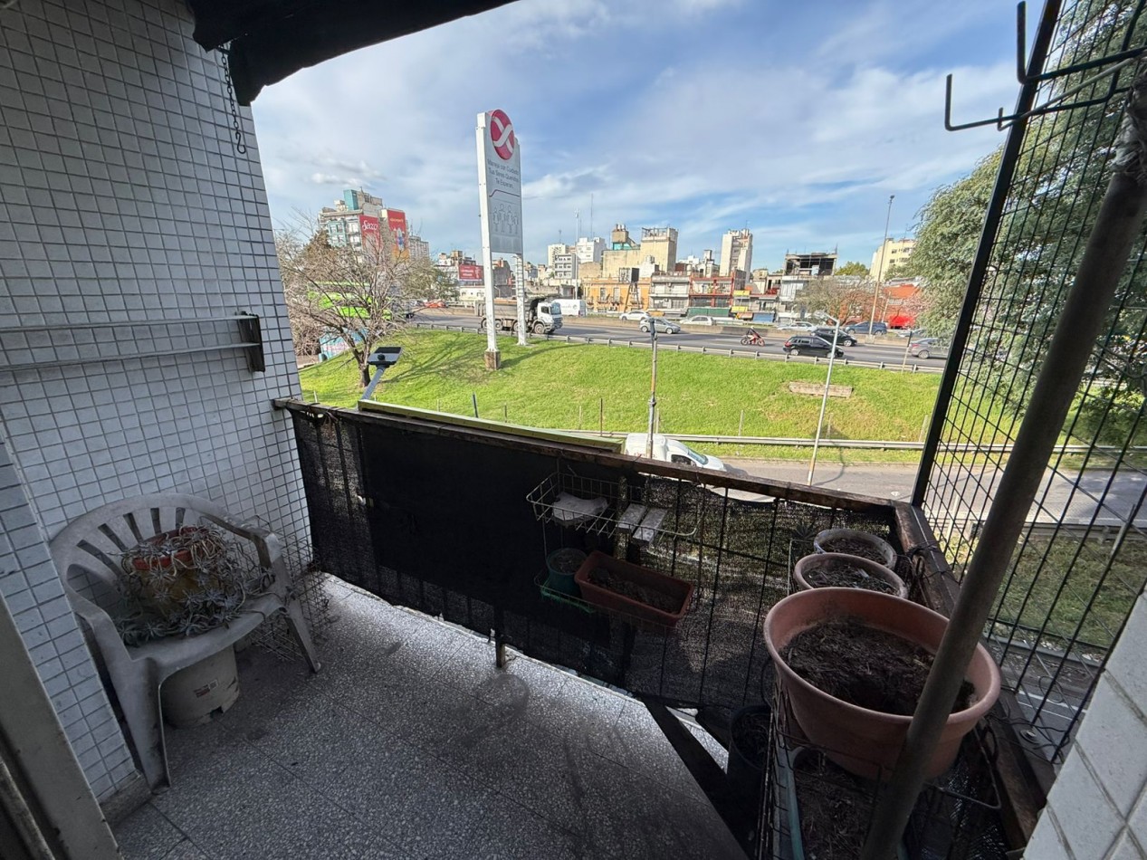 DEPARTAMENTO 2 AMB CON 2 BALCONES AL FRENTE REF. 902